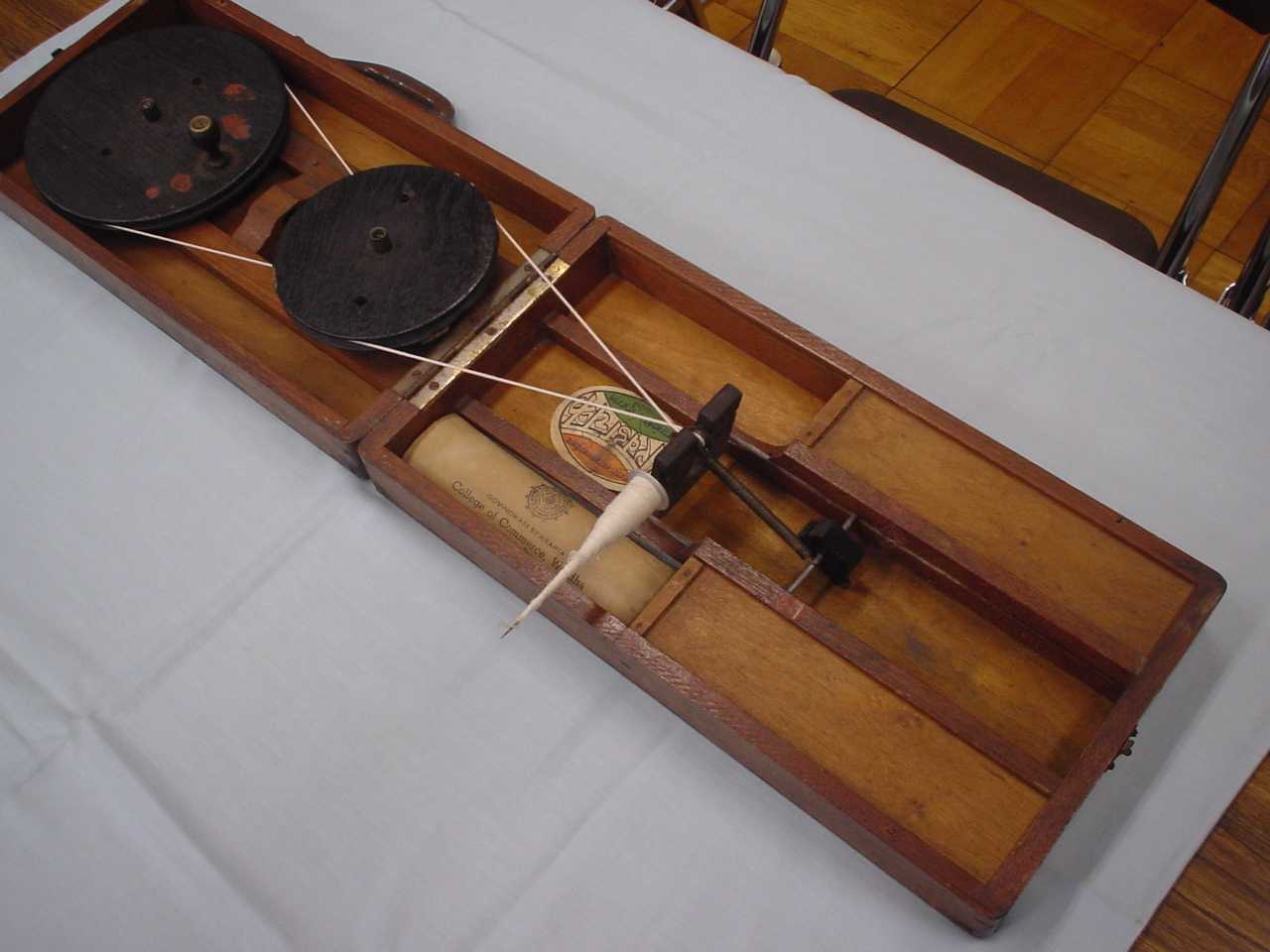 The charkha, specimen of the 'tabletop' or 'floor' type